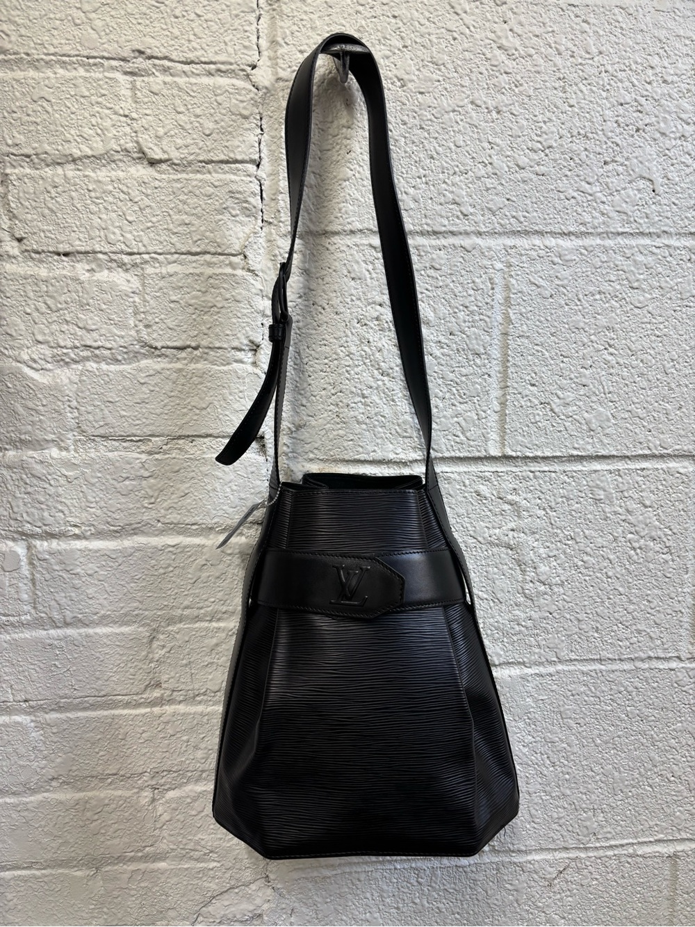 Louis Vuitton Black Sac d’Epaule Bucket Shoulder Bag in Epi Leather